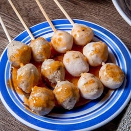 ลูกชิ้นปิ้งหมู