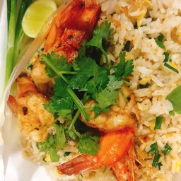 กระเพราหม้อแดง