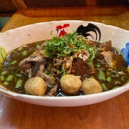 เกาเหลารวมต้มยำ (พิเศษ)