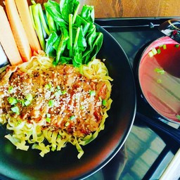 บะหมี่เนื้อย่าง