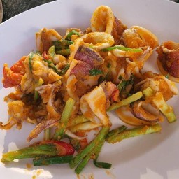 หมึกผัดไข่เค็ม