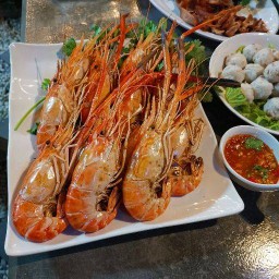 กุ้งเป็นๆเผา 1 กก