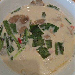 ต้มข่าไก่