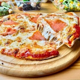 พิซซ่าแซลมอนรมควัน