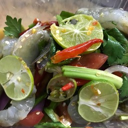 ยำกุ้งสด