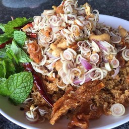 ยำตะใคร้ปลาดุฟู