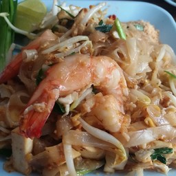 ผัดไทยกุ้งสด  