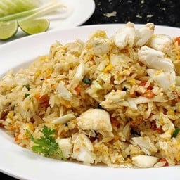 ข้าวผัดปู  ใหญ่