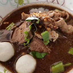 หมี่หมูน้ำตก