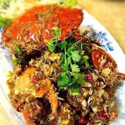 ปูตัวผัดพริกกระเทียมstir-fried whole crab in chilli&garlic