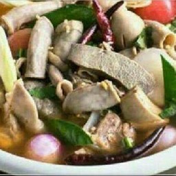 ต้มแซ่บเครื่องในหมู