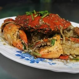 ปูตัวผัดพริกไยดำstir-fried whole crabs in black pepper