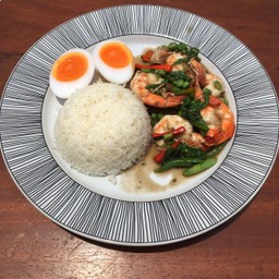ข้าวกะเพรากุ้ง (ไข่ต้มต้องสั่งแยกค่ะ)