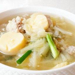 ต้มจืด เต้าหู้ หมูสับ ลูกชิ้น
