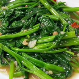 ผัดผักบุ้งไฟแดง