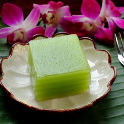ขนมชั้นใบเตย