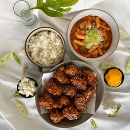 SetA  ไก่ทอดเกาหลี8ชิ้นซอสเผ็ด +ข้าว 1ถ้วย +ต็อคโบกีชีส1ถ้วย