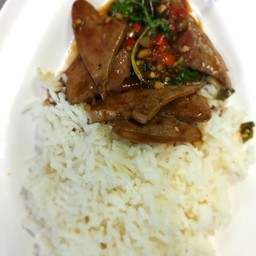 ข้าวกะเพราตับหมู