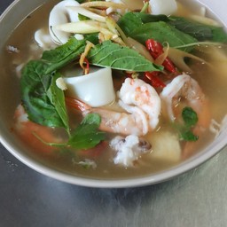 ต้มยำโป๊ะเเตก