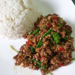 ข้าวกระเพราเนื้อ