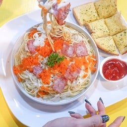 สปาเก็ตตี้ไวท์ซอสไข่กุ้ง