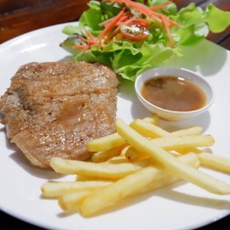 สเต็กหมูพริกไทยดำ