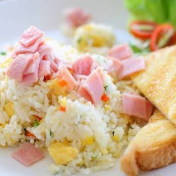 ข้าวผัดแฮม66brunch