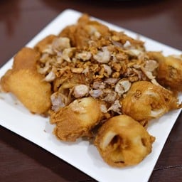 ปลาหมึกทอดกระเทียม