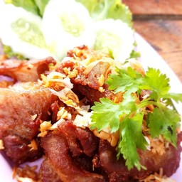 ซี่โครงหมูทอดกระเทียมพริกไทย
