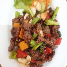 เนื้อผัดพริกไทยดำ