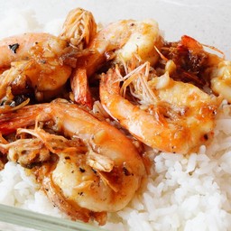 กุ้ง ปลาหมึก กระเทียม