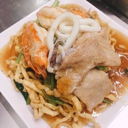 ราดหน้าหมี่กรอบรวมมิตร