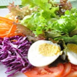 สลัดไข่ต้ม