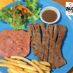 สเต็กเนื้อพริกไทยดำ+แฮมสเต็ก