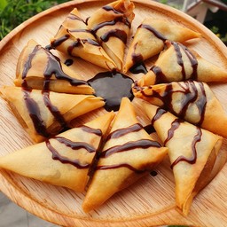 ซาโมซ่ากล้วย 10 ชิ้น