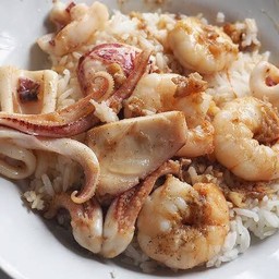 ข้าวกระเทียมพริกไทย ทะเล