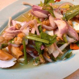 ยำไข่เค็ม