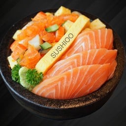 ข้าวหน้ายำแซลมอน