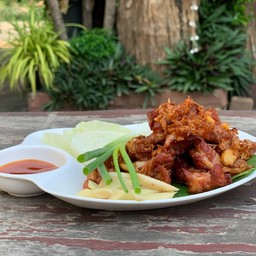 แหนมซี่โครงหมูทอด