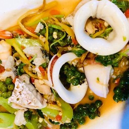ผัดฉ่าทะเล