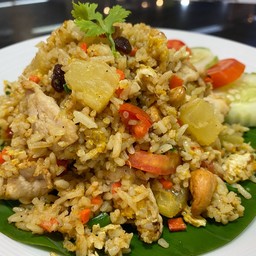 ข้าวผัดสัปปะรดไก่