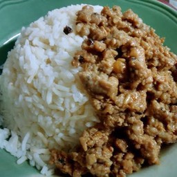 ข้าวกระเทียมพริกไทย หมูสับ