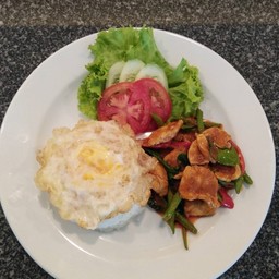 ผัดพริกแกงเนื้อ, หมูหรือไก่ราดข้าว