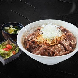 ชุดข้าวหน้าเนื้อวากิวผัดซอส