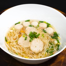 บะหมี่ลูกชิ้นปลา