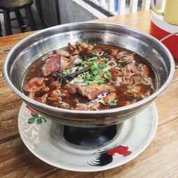 เกาเหลาน้ำตกหม้อไฟหมูตุ๋น