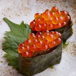 Ikura sushi