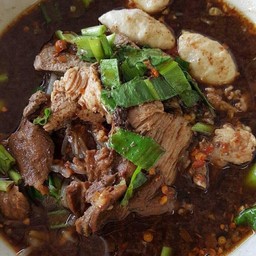 เส้นใหญ่เนื้อ