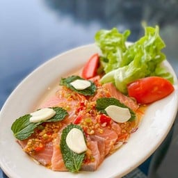 แซลม่อนแซ่บ Spicy Salmon Salad