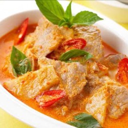 แกงเผ็ดเนื้อหน่อไม้เหลือง
